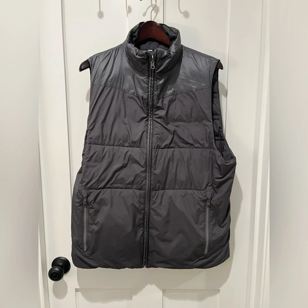 Lululemon Reversible Down Vest Palm Deco Grey- Men’s XL NWOT - Picture 7 of 9